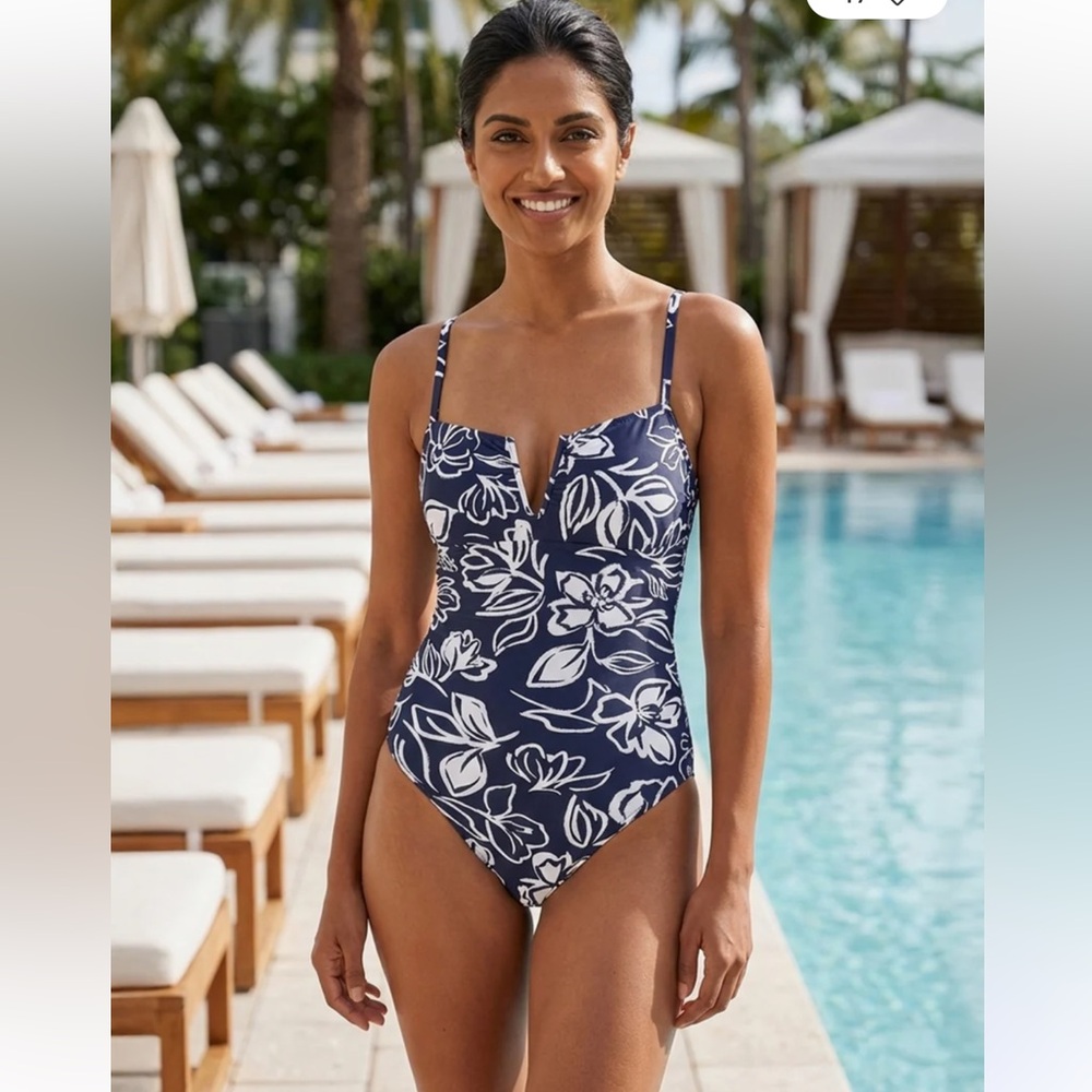 Lauren Ralph Lauren
Allora Floral Underwire Over The Shoulder One Piece Swimsuit